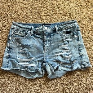 Buckle Black Jean shorts!